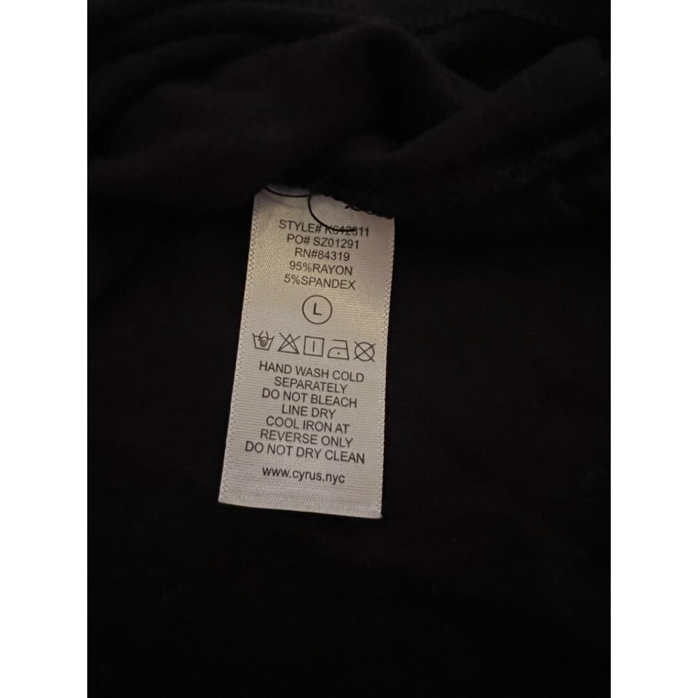 Cyrus Black Short Sleeve Graphic Tee Cartoon Girl & Dog Print Women's Size L Top - Picture 5 of 5